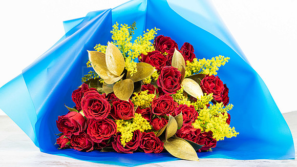 Candelight roses (1)