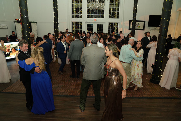 UNE-518