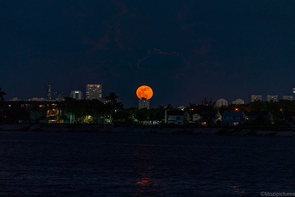 bloody_supermoon-4