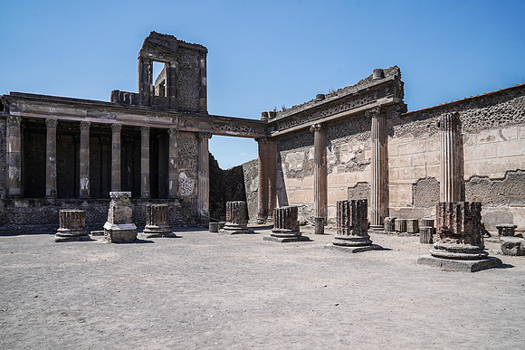 Pompei_capri_edited-2