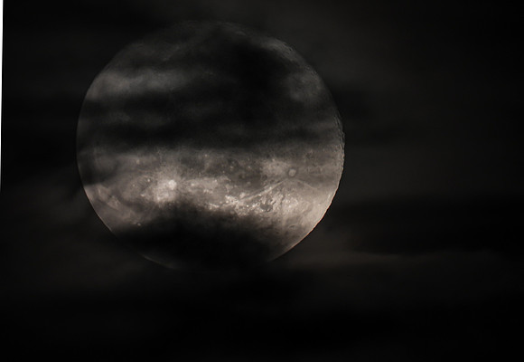 fullmoon (1 of 2)